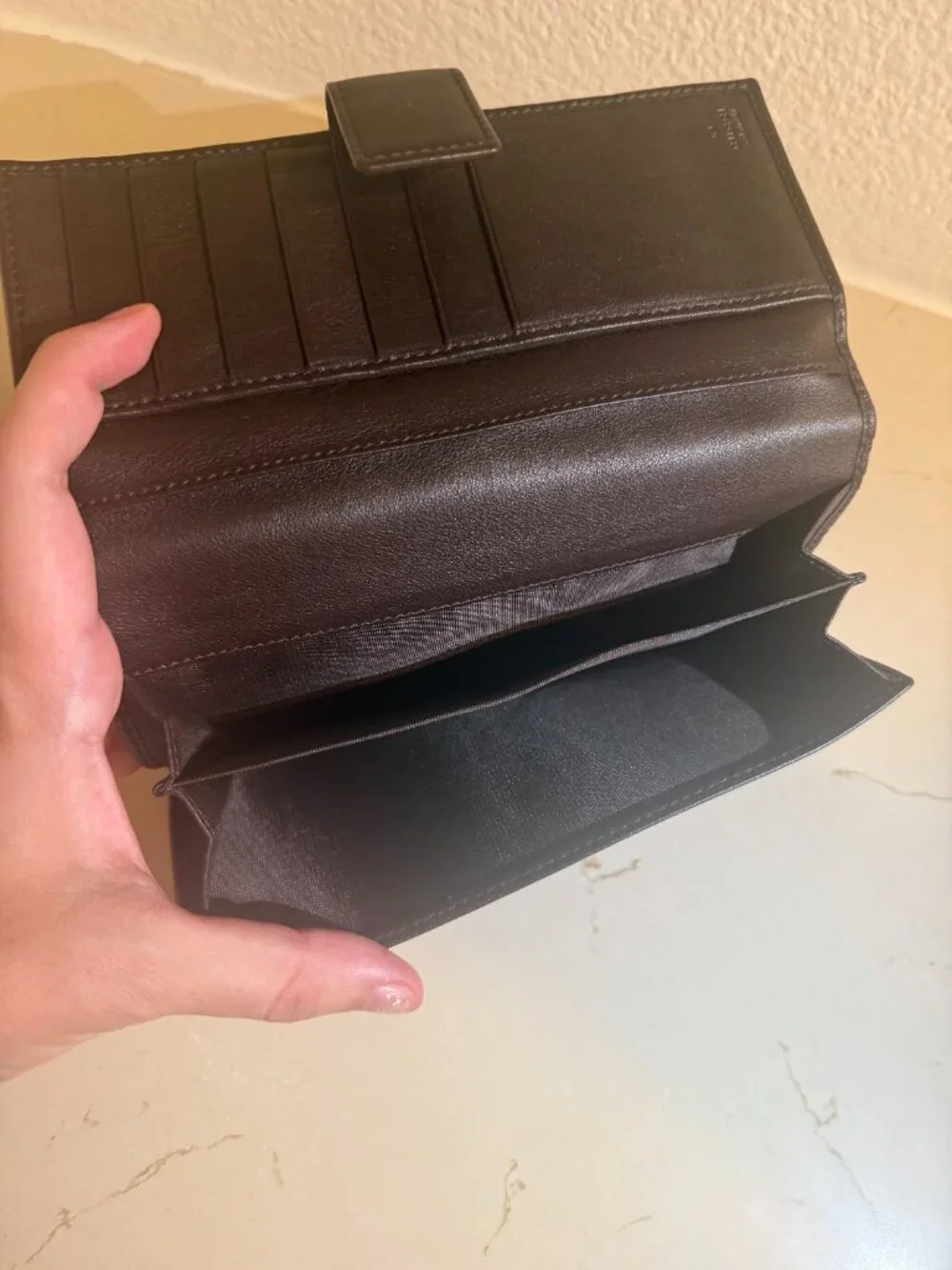 ✨ PRISTINE Gucci GG Supreme Zip Around Continental Wallet